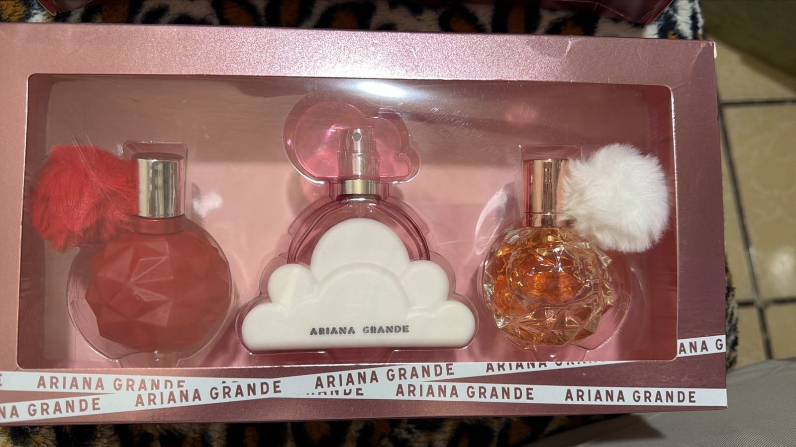 541bf05a-b898-4517-b512-d6485994c193 Set Ariana Grande 3 Mini Perfumes - Cloud + Ari + Sweet Like Candy-mujer