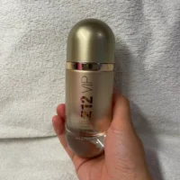 Carolina Herrera 212 VIP Rosé EDP 80ml Mujer (2)