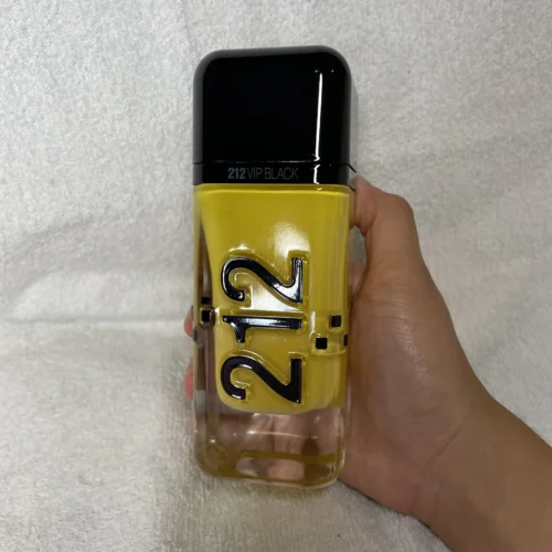 Carolina Herrera 212 VIP Black Cab EDP 100ml Hombre (2)